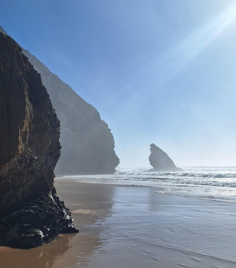 Formação rochosa Praia da Adraga em Sintra