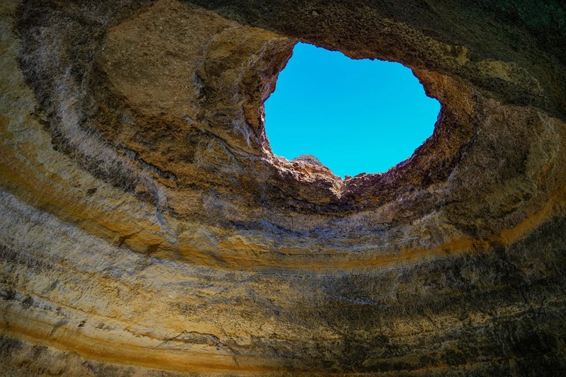 Foto do "Olho" na Gruta de Benagil - Passeio imperdível de carro