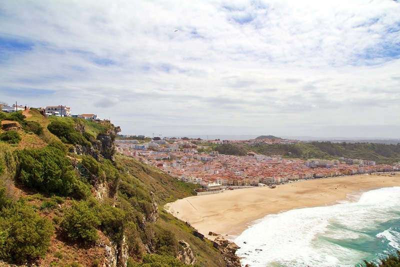 Nazaré e suas ondas gigantes