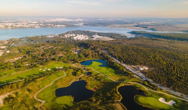Campo de Golfe proximo ao empreendimento Lagoon Village Óbidos